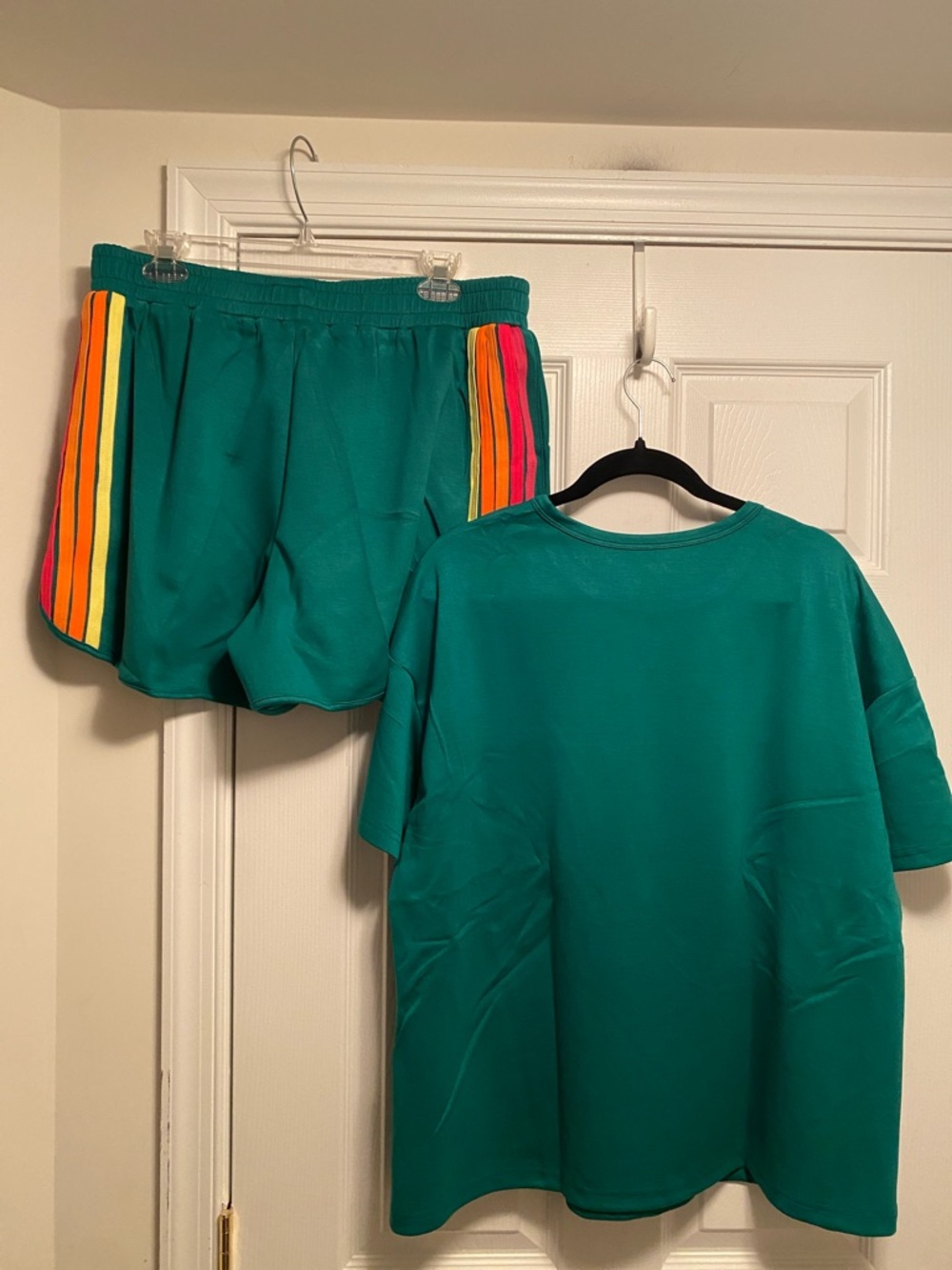 Shewin Green 2 Piece Lounge Set with Pink-Orange-Yellow Stripe…size XL - Picture 2 of 4
